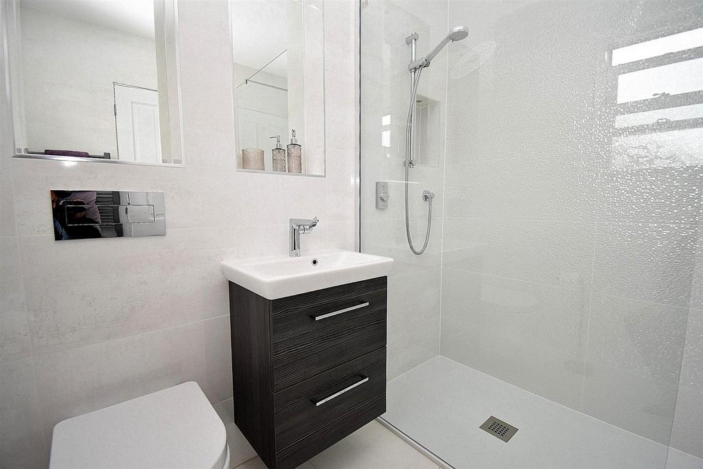 Bedroom two ensuite.jpg