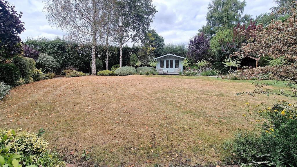 GARDEN 3.jpg