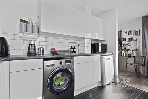 2 bedroom apartment for sale, Len Bishop Court, 63 Schoolhouse Lane, London, E1W