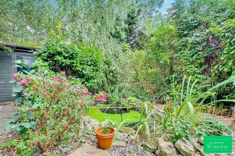 Abbots Gardens, London