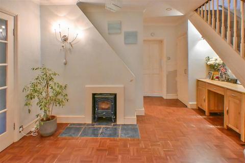 undefined, St. James Road, Brentwood