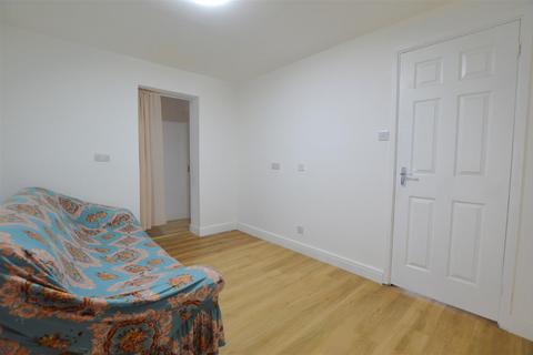 undefined, Pearl Gardens, Slough