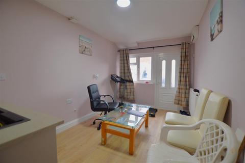 4 bedroom house for sale, Pearl Gardens, Slough