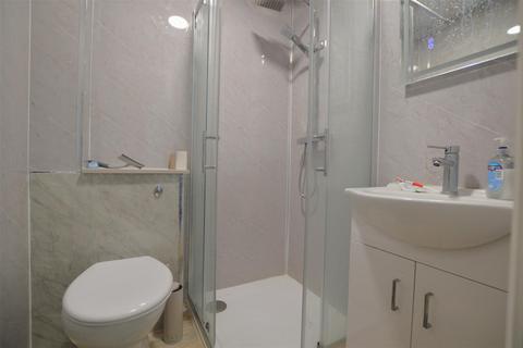 undefined, Pearl Gardens, Slough