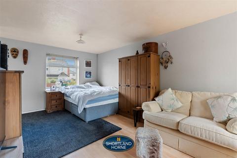 3 bedroom semi-detached house for sale, Raynor Crescent, Bedworth CV12