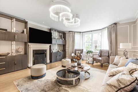 5 bedroom detached house for sale, Barrons Chase, Richmond, TW10