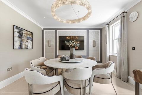 5 bedroom detached house for sale, Barrons Chase, Richmond, TW10