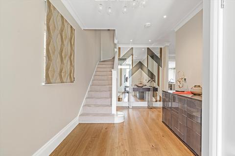 5 bedroom detached house for sale, Barrons Chase, Richmond, TW10