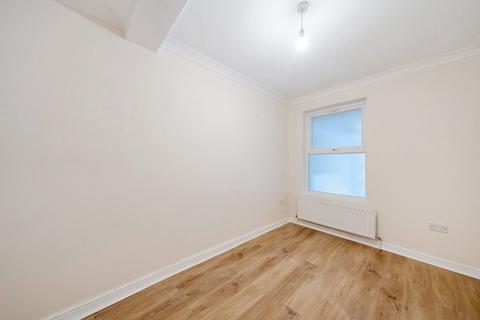 4 bedroom end of terrace house to rent, Amity Grove, London, SW20