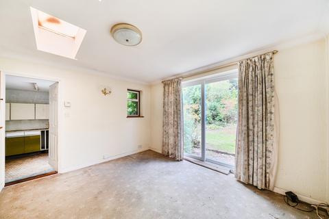 4 bedroom end of terrace house for sale, Walton Lane, Shepperton, TW17