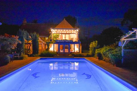 3 bedroom detached house for sale, Stock Lane, Salisbury SP5