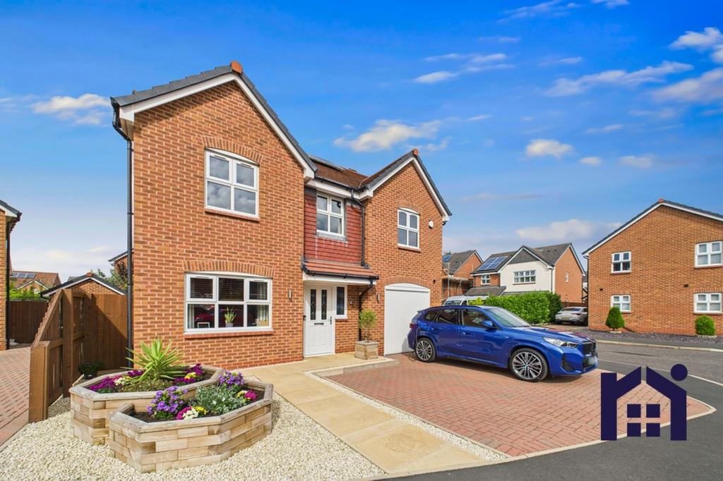Chapel Way, Coppull, PR7 4QN 4 bed detached house - £375,000