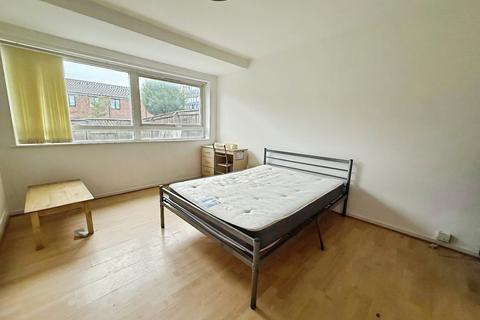 undefined, Milnrow Close, Manchester, Greater Manchester, M13