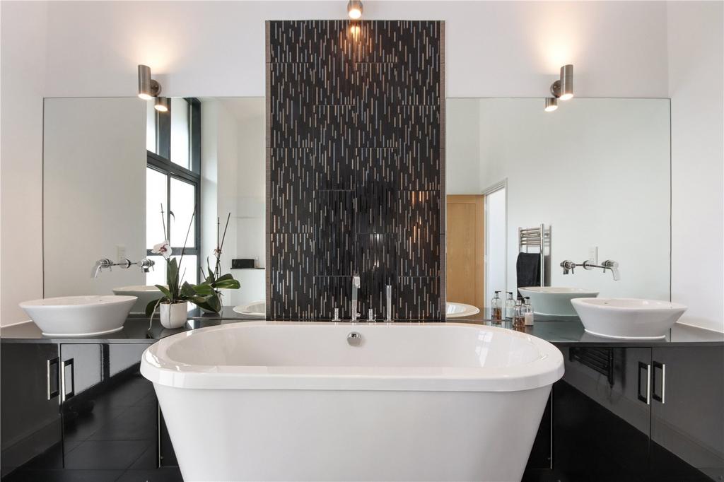 En Suite Bathroom