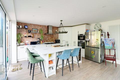 undefined, Addison Avenue, London