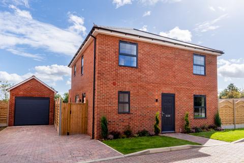 3 bedroom detached house for sale, Sabre Close, Dunmow CM6