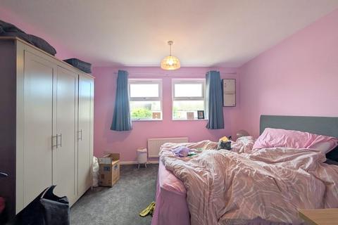 2 bedroom terraced house for sale, Elsworth Close, Feltham, TW14