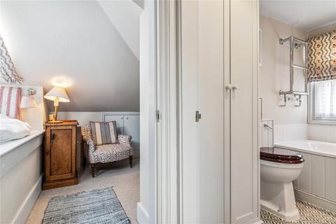 4 Orbel Street, London, SW11 3NZ
