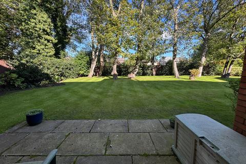 2 bedroom apartment for sale, Willow Park Birkdale Southport PR8 2AG