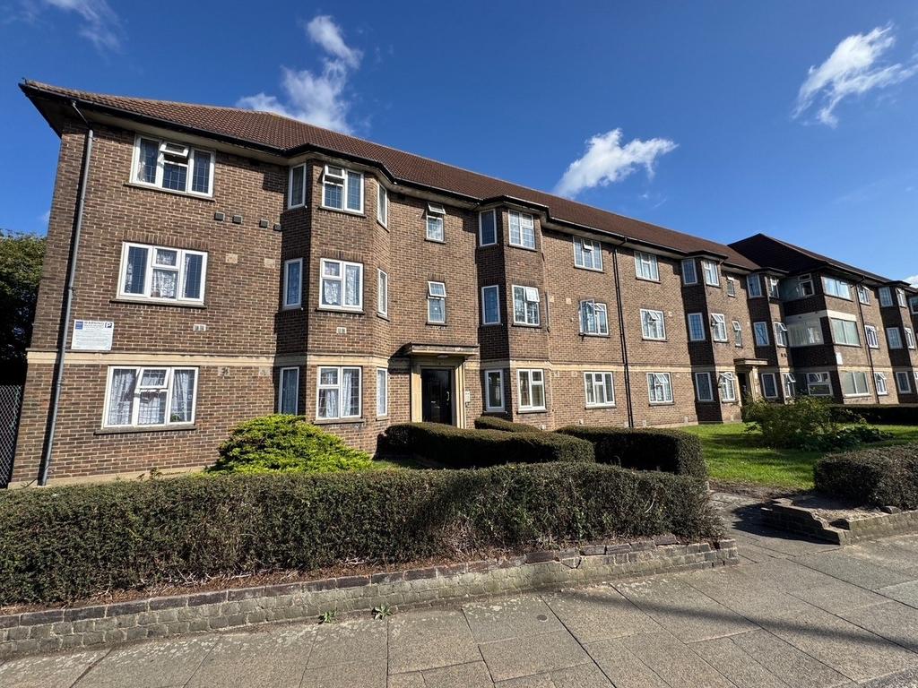 2 bed flat for sale Parklands Court, Hounslow TW5