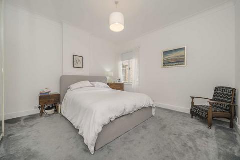 3 bedroom flat for sale, Pitshanger Lane, London W5