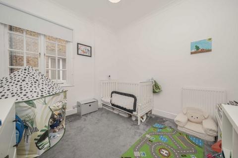 3 bedroom flat for sale, Pitshanger Lane, London W5