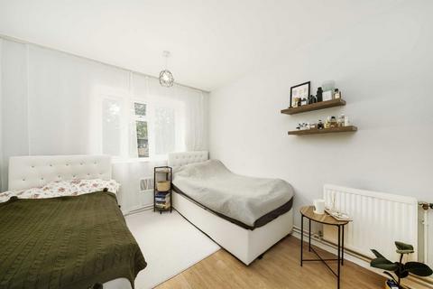 2 bedroom flat for sale, Brook Road, London N8