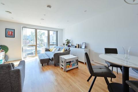 3 bedroom flat for sale, West Street, Watford, WD17