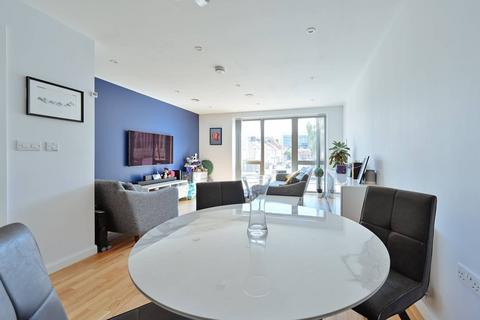 3 bedroom flat for sale, West Street, Watford, WD17
