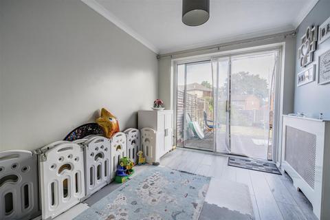 3 bedroom semi-detached house for sale, Wantage Road, College Town GU47