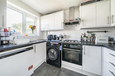 3 bedroom semi-detached house for sale, Wantage Road, College Town GU47