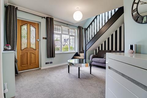 10 North Close, St Albans, AL2 3HB
