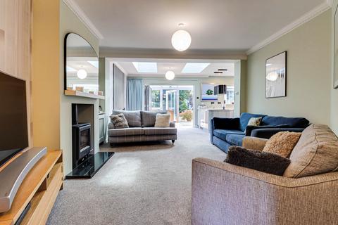 10 North Close, St Albans, AL2 3HB
