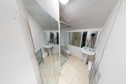 5 bedroom flat to rent, Saint Michael's Terrace, Leeds LS6
