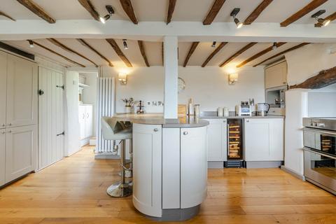 4 bedroom cottage for sale, Manor Road, Oving