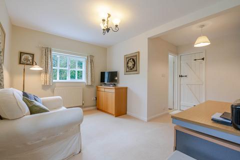 4 bedroom cottage for sale, Manor Road, Oving
