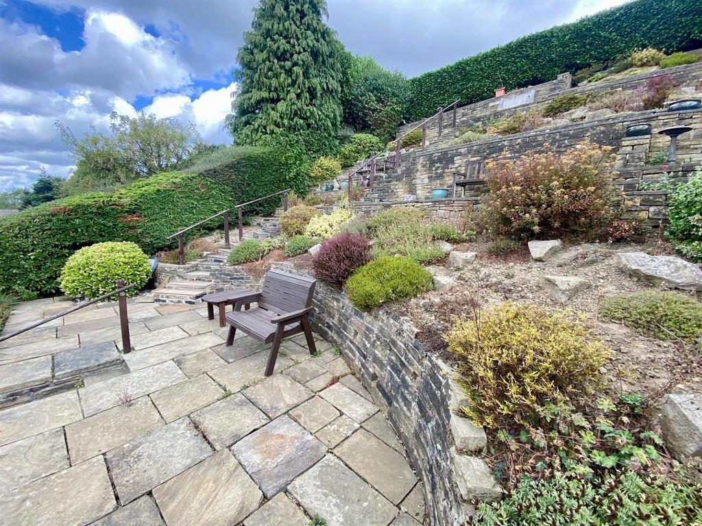 Patio to rear.jpg