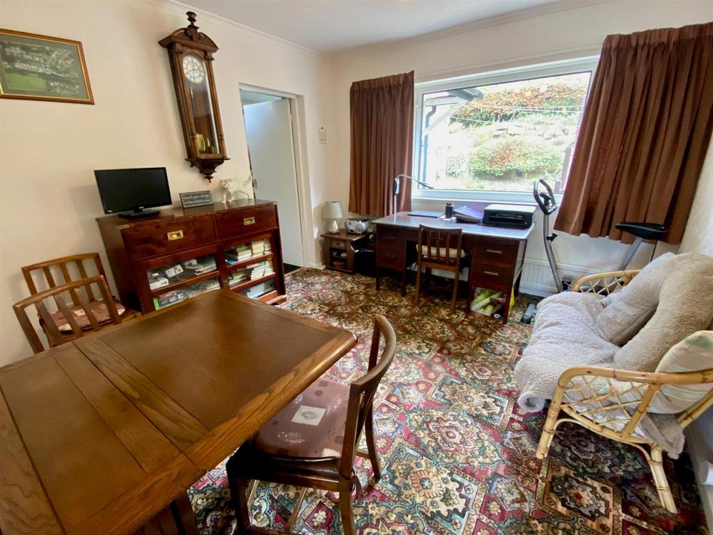 Dining room.jpg
