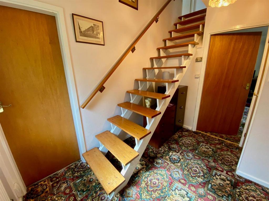 Ent hall.jpg