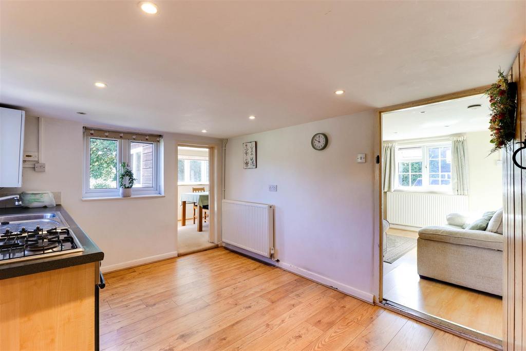 14. Kitchen 1.1.jpg