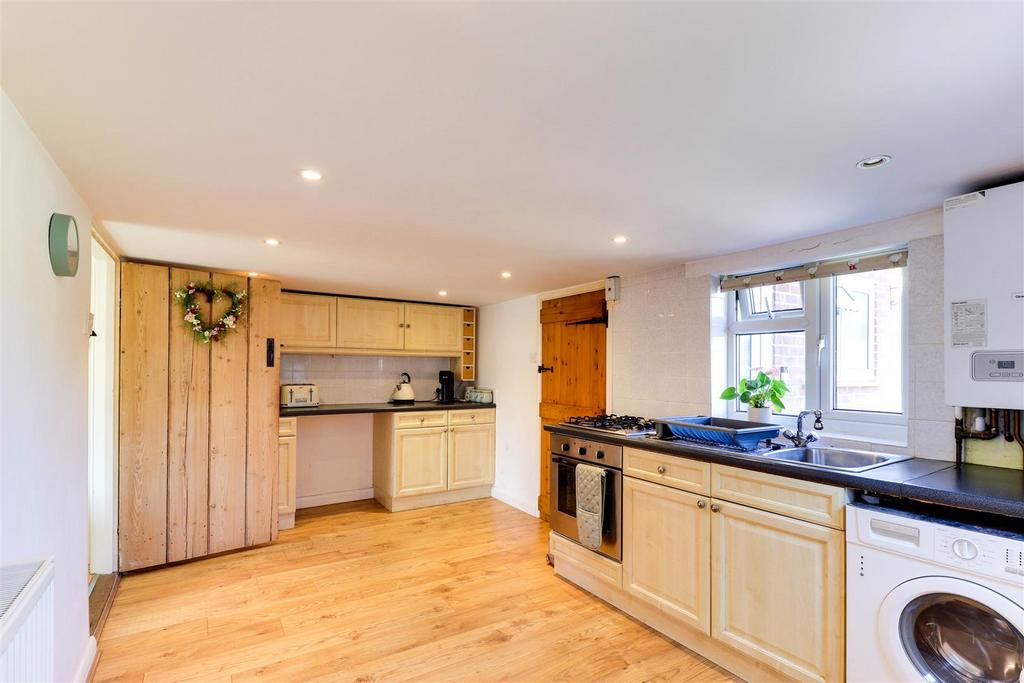 15. Kitchen 1.3.jpg