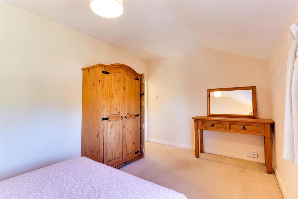 Bedroom 1.3.jpg