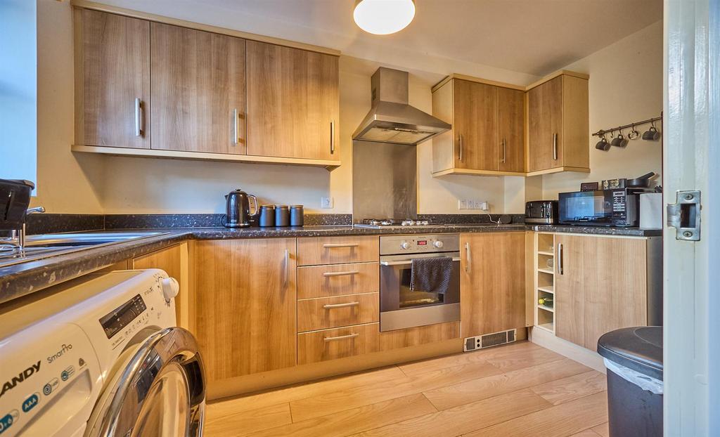 Kitchen to front