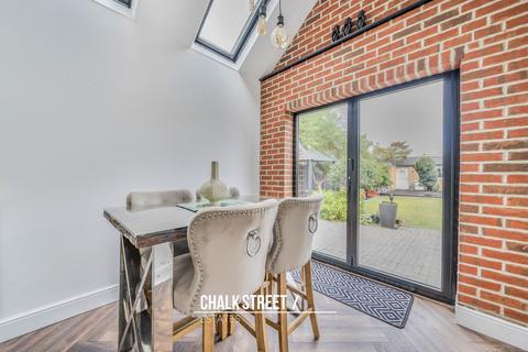 undefined, Chiltern Gardens, Hornchurch, RM12