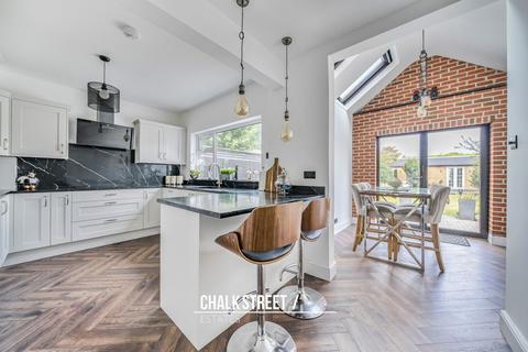 undefined, Chiltern Gardens, Hornchurch, RM12