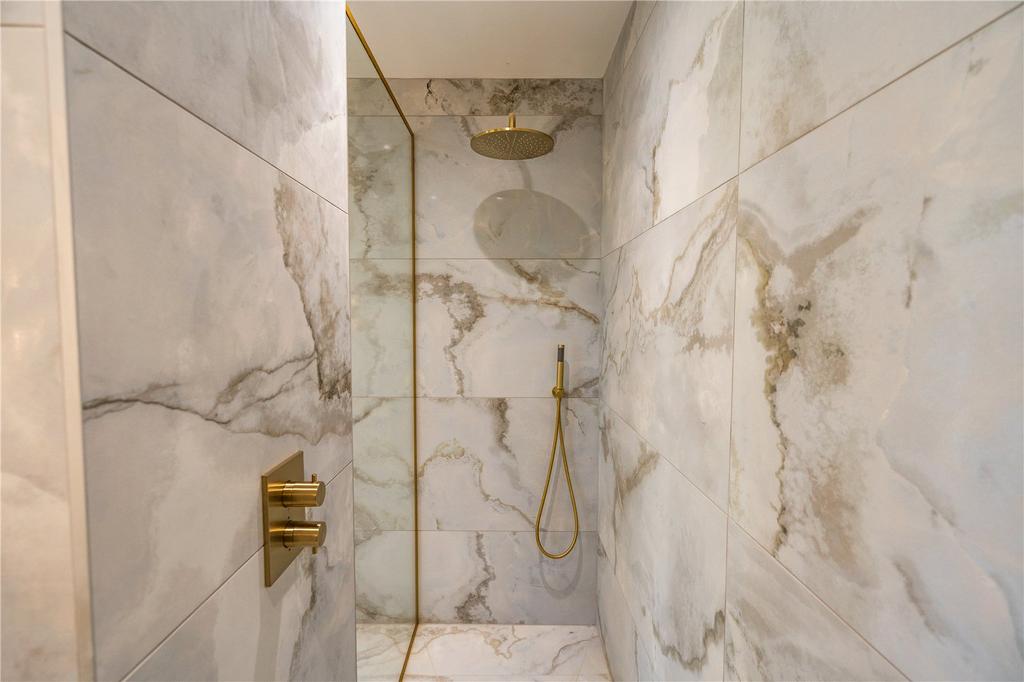 En-Suite (2)