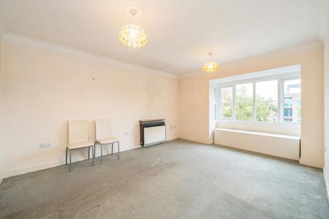 2 bedroom flat for sale, Beechwood Grove, London W3