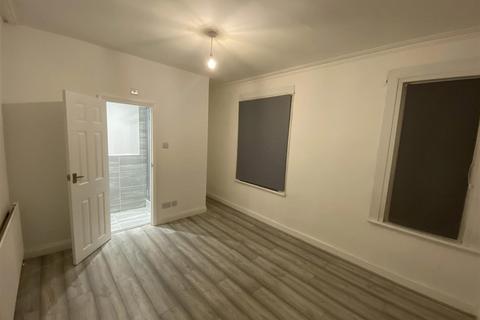 House share to rent, Denny Road, London