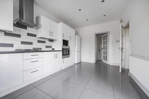 27 Pyecombe Corner, London, N12 7AJ