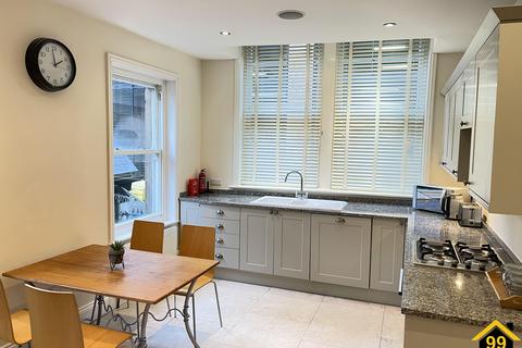 undefined, Cheltenham Crescent, Harrogate, North Yorkshire, HG1